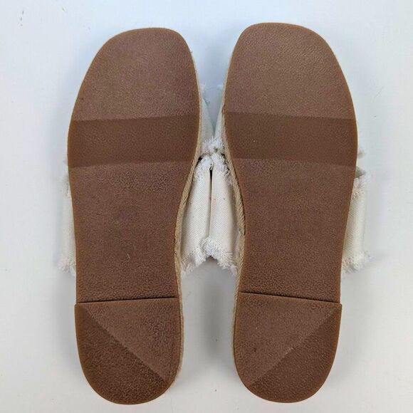American Eagle | Cream Frayed Cross Strap Espadrille Slide Sandals - Picture 3 of 3